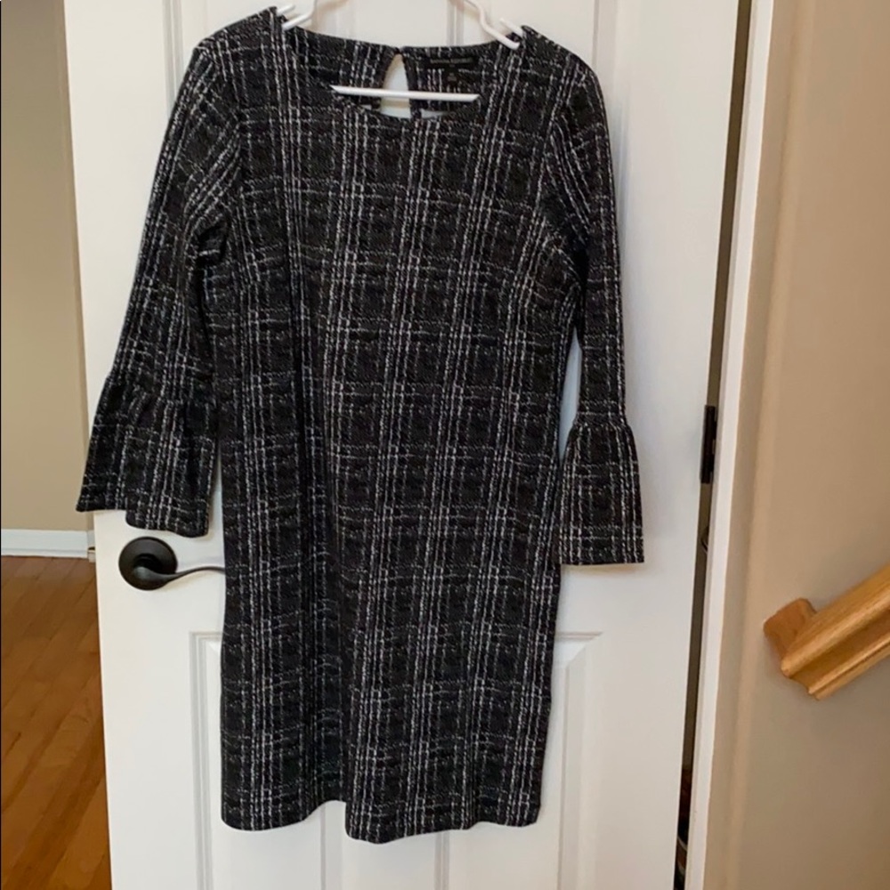 Banana Republic Black & White Dress w Bell Sleeves